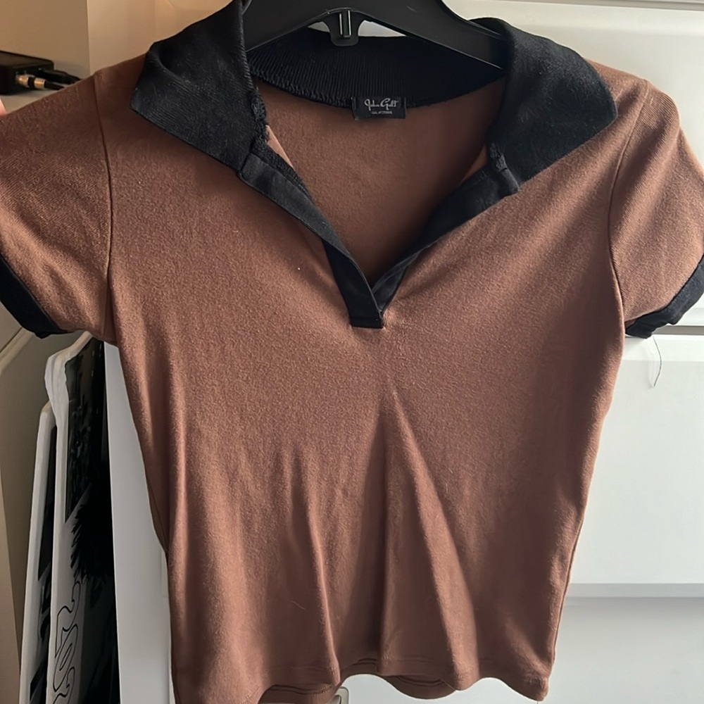 John galt two toned lightly cropped v neck